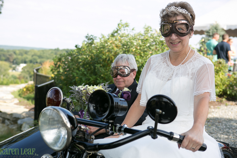 wedding pictures with vintage cars-5